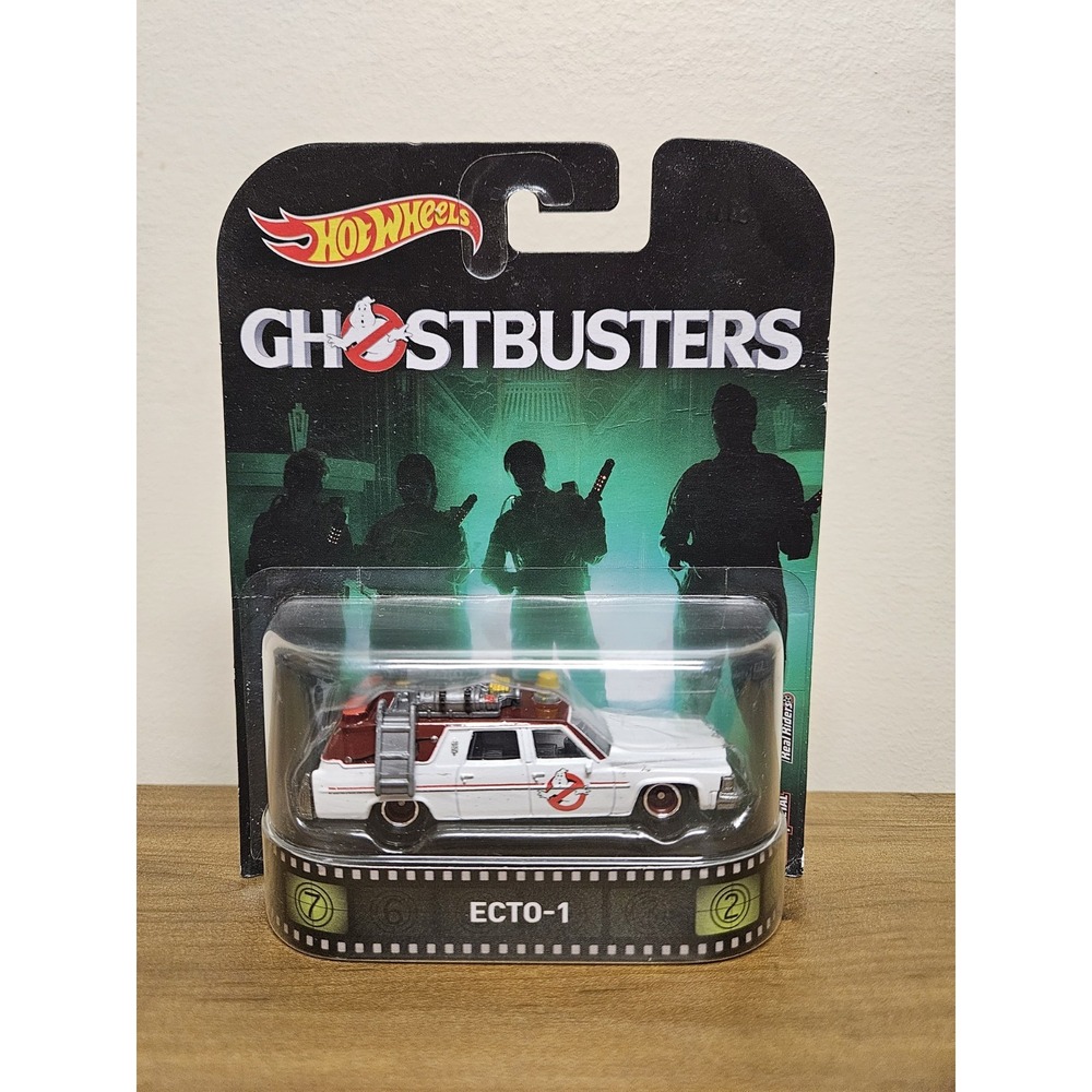 Hot Wheels 2016 Ghostbusters Metal ECTO-1 Diecast Car 1:64 DWJ72